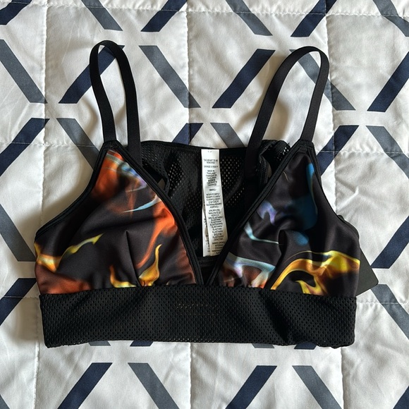 {NWT} SAVAGE x FENTY Pin Up Low-Impact Sports Bra in Black Caviar Up N Flames - Picture 5 of 6